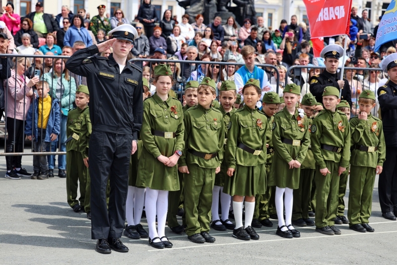 Парад Правнуки Победы прошел во Владивостоке в 2025 году