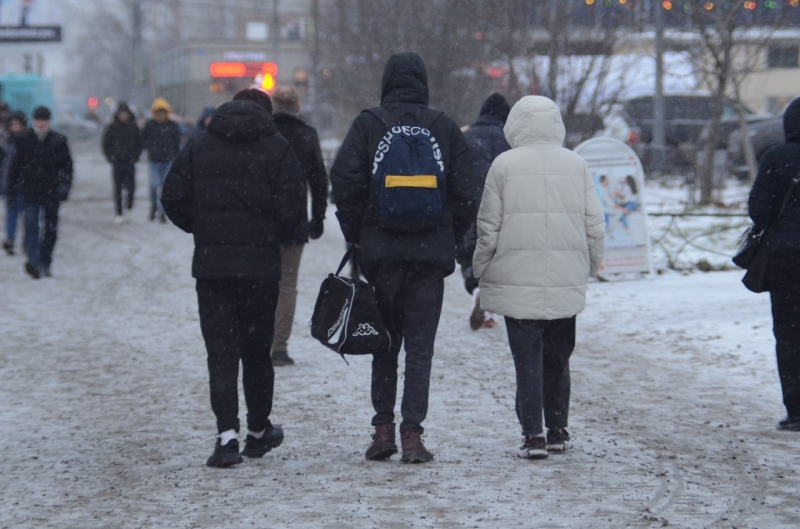 снег
