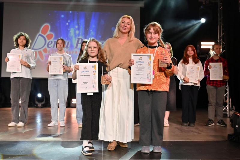 Форум «ArtНавигатор» собрал начинающих певцов, танцоров, художников и журналистов