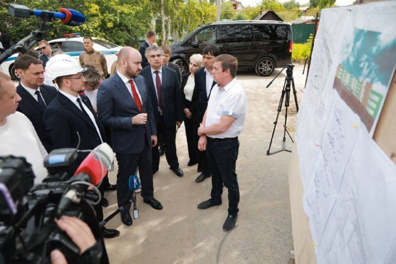 Губернатор поручил ускорить темпы стройки