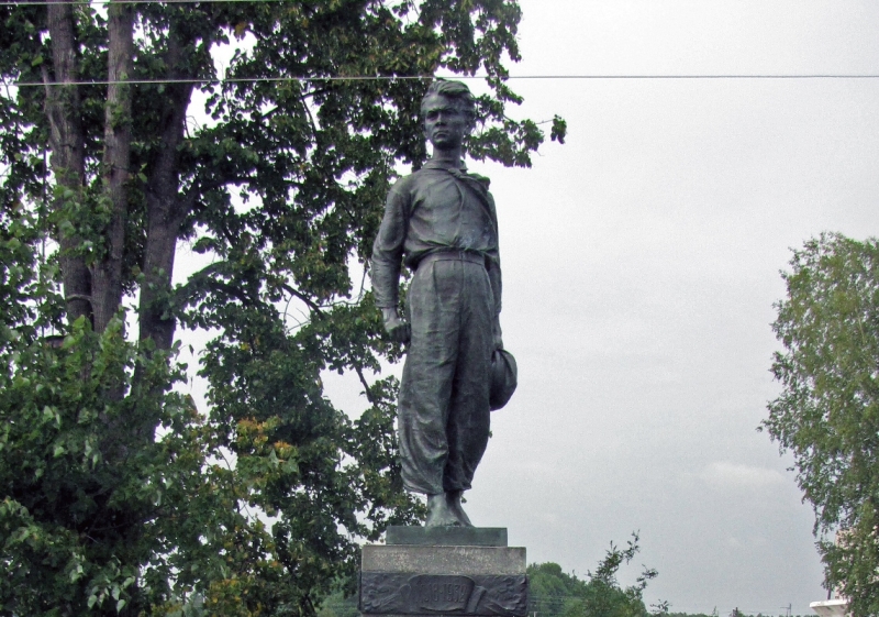 памятник Павлику Морозову