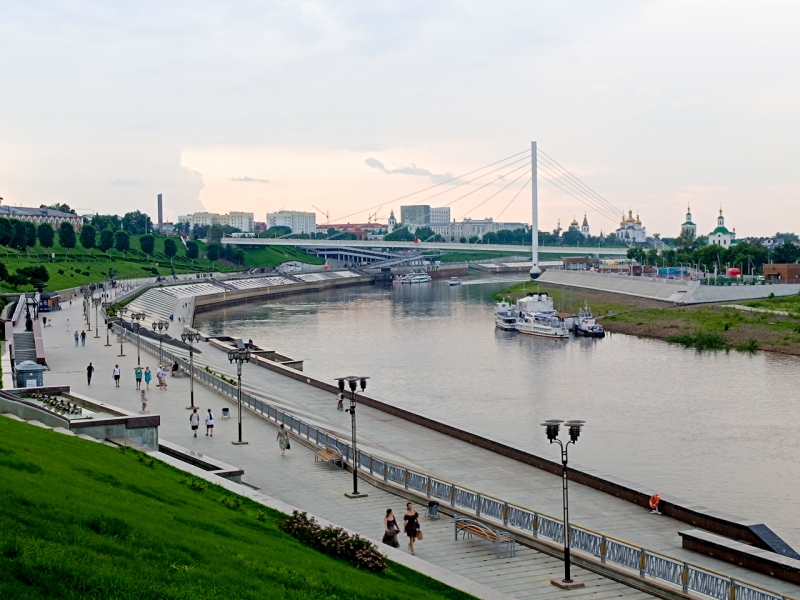 Набережная реки Туры в Тюмени