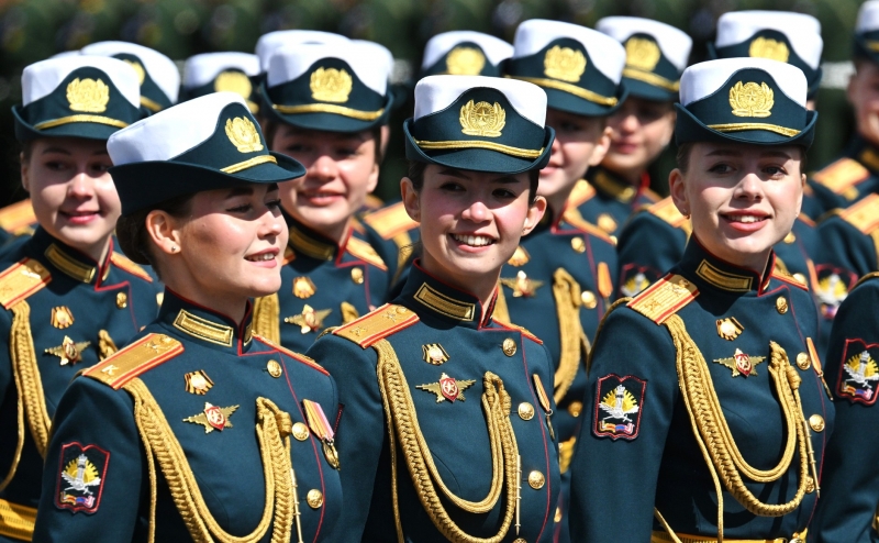 Парад запомнился большим числом иностранных гостей, дебютом нового министра обороны и впервые показанной военной техникой
