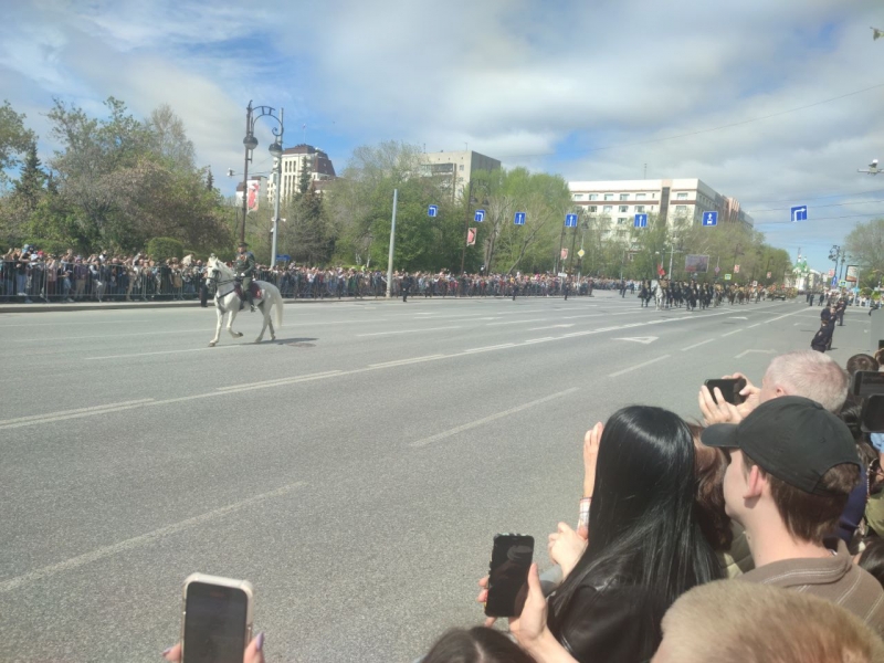 Парад Победы начался в центре Тюмени в 10 утра
