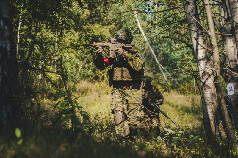 Военнослужащие