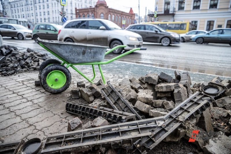 В Екатеринбурге переложит плитку
