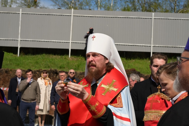 Священник