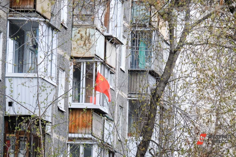 Знамя Победы на окне