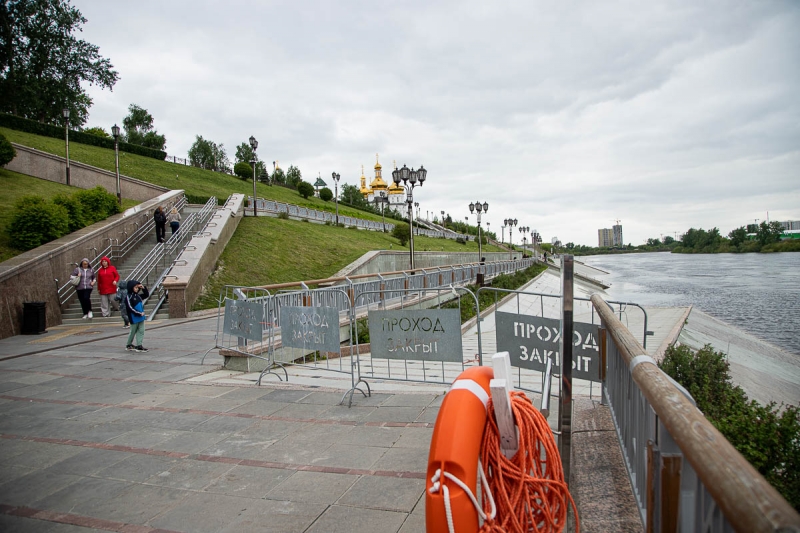 Набережная Туры уходит под воду