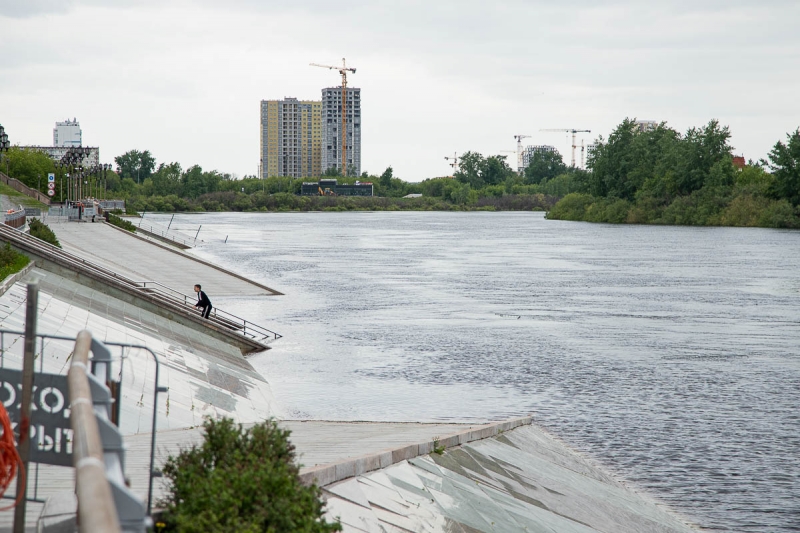 Набережная Туры уходит под воду