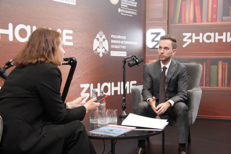 Интервью с Максимом Древалем