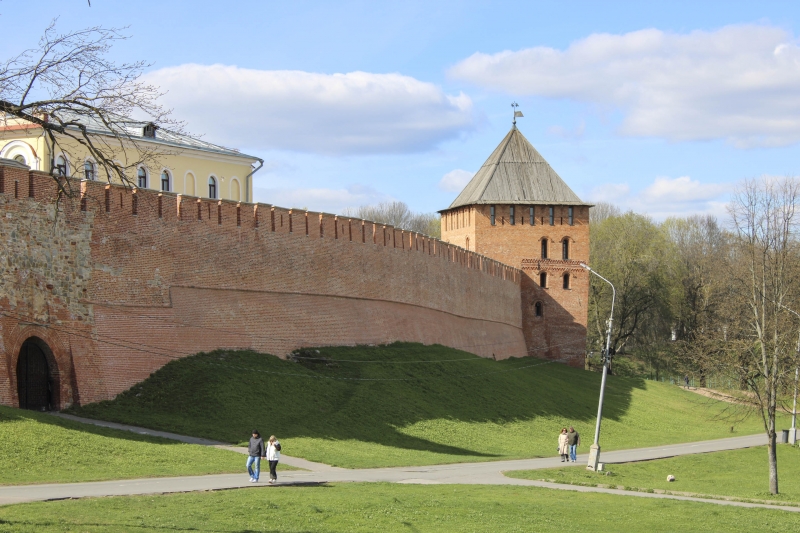 Как в Нижнем, так и в Великом Новгороде есть кремли