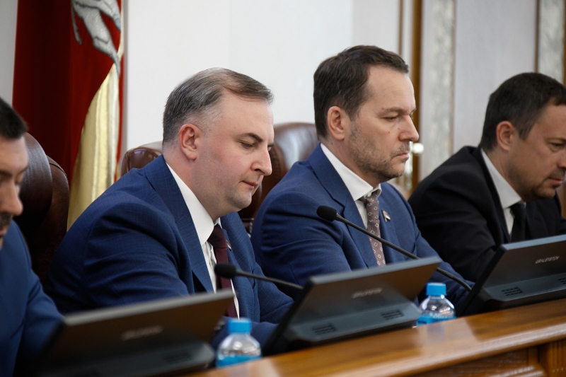 Депутаты заксобрания