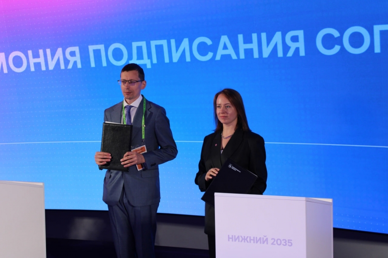 Куча мошенников, мошеннических схем, которые постоянно адаптируются по новой технологии и способы