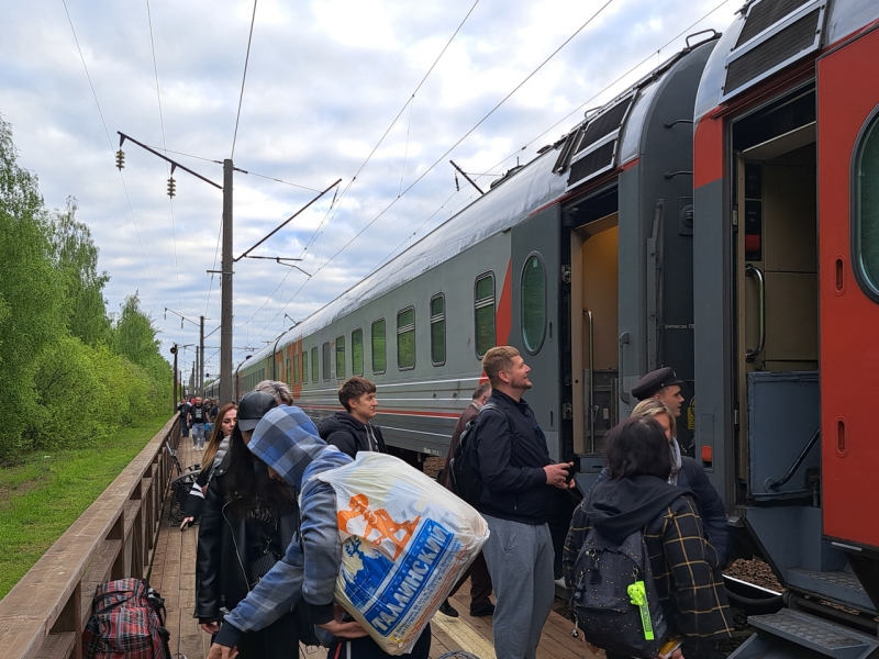 Поезд и пассажиры