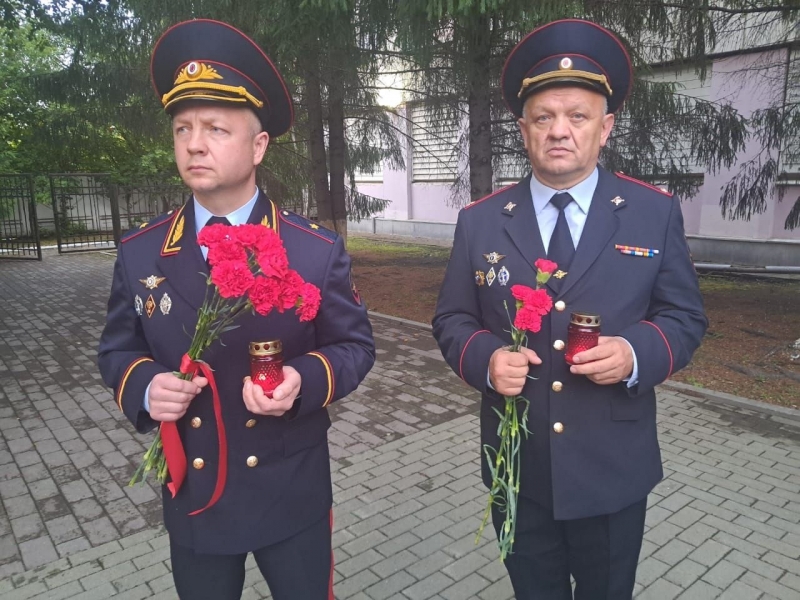 Сергей Ремезков на возложении цветов