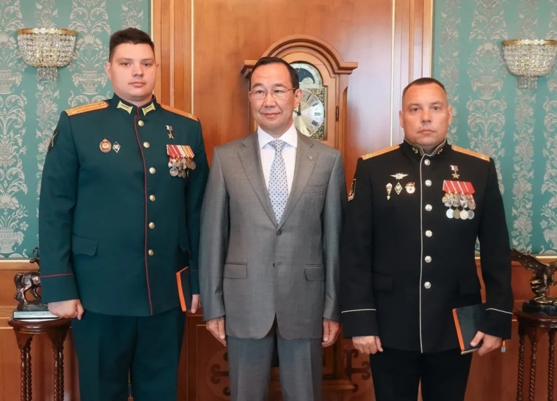 Айсен Николаев с героями СВО