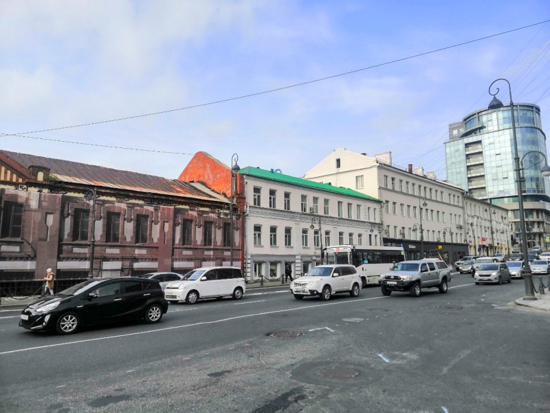 Машины в центре Владивостока