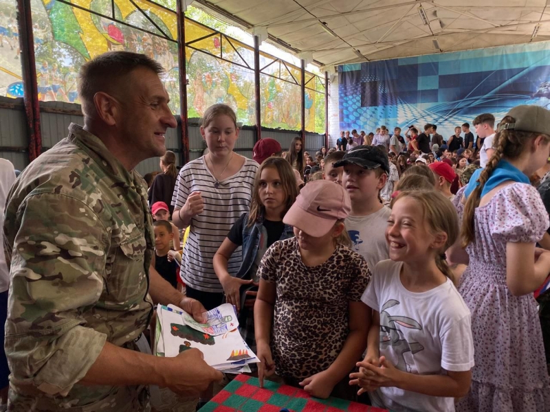 Боец СВО и дети