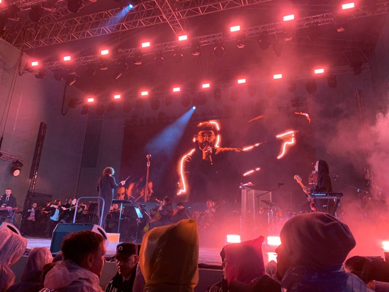 Фестиваль закончился концертом рэпера МОТа в сопровождении Тюменского симфонического оркестра