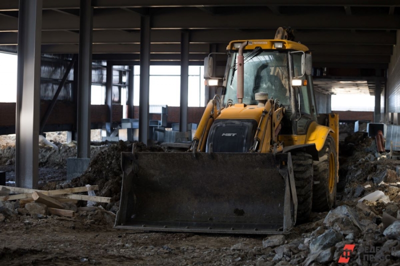 Работа строительной техники приостановлена