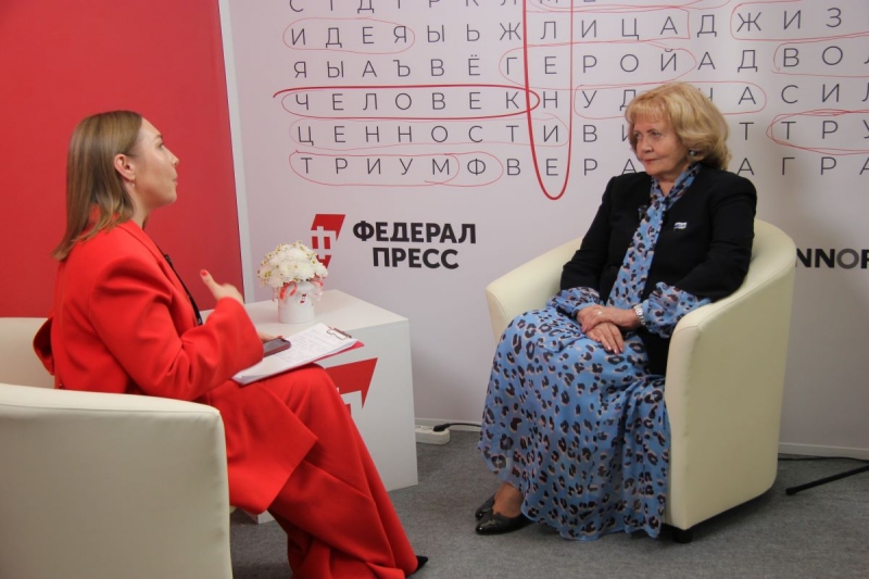 Людмила Бабушкина в студии «ФедералПресс»