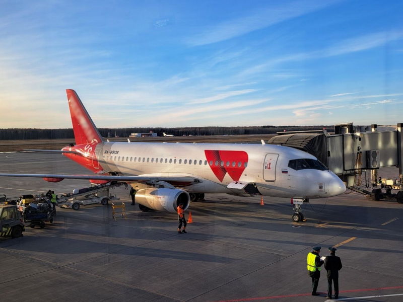 Самолет Red Wings