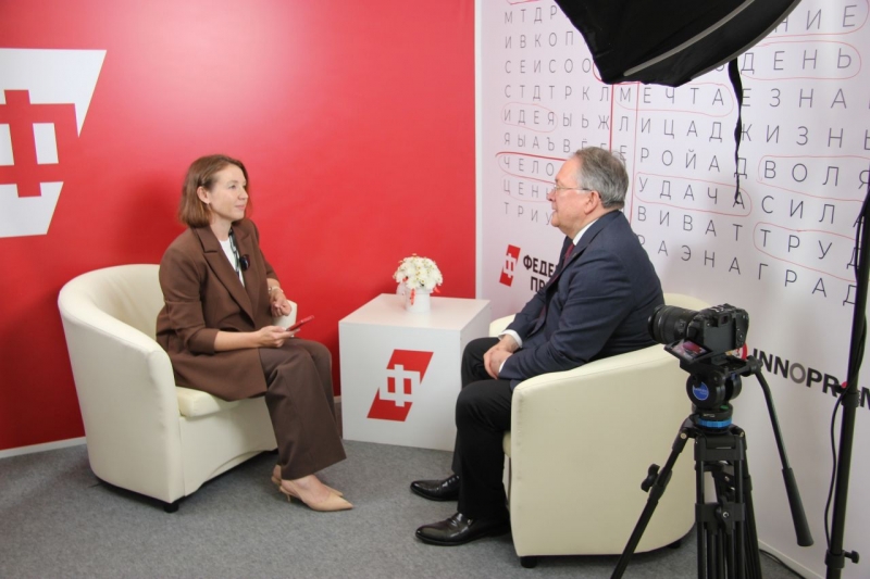 Мы сумели обеспечить стабильность и дальнейшее развитие нашей экономики, отметил Дмитрий Курочкин