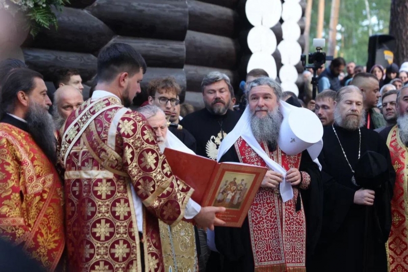 В крестном ходе приняли участие более 40 тысяч верующих