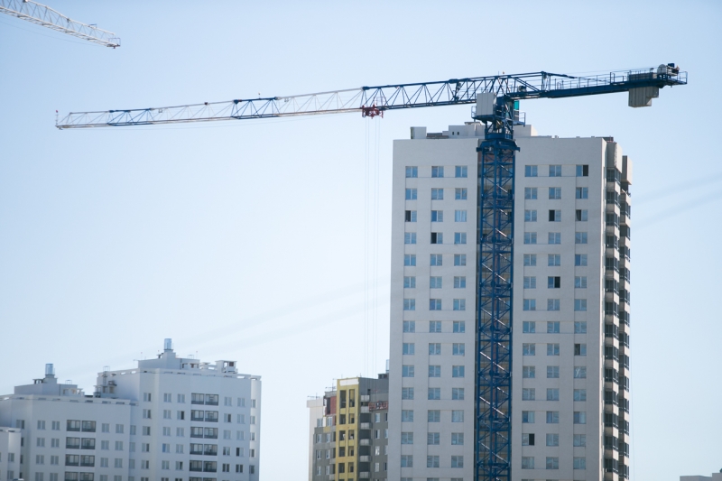 Строительная отрасль УрФО продолжает балансировать на краю кризиса