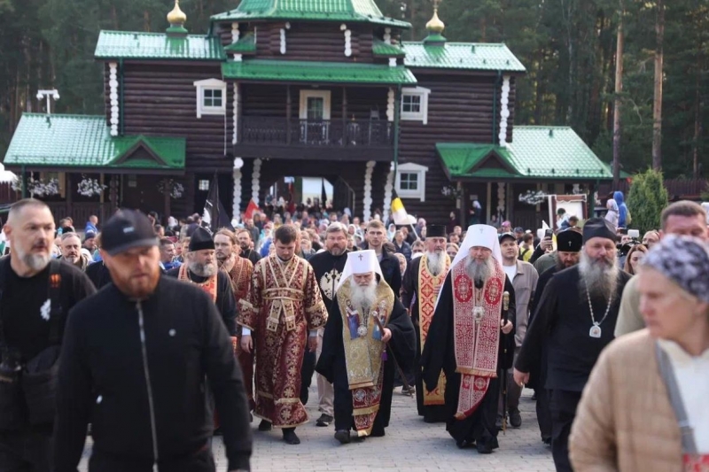 В крестном ходе приняли участие более 40 тысяч верующих