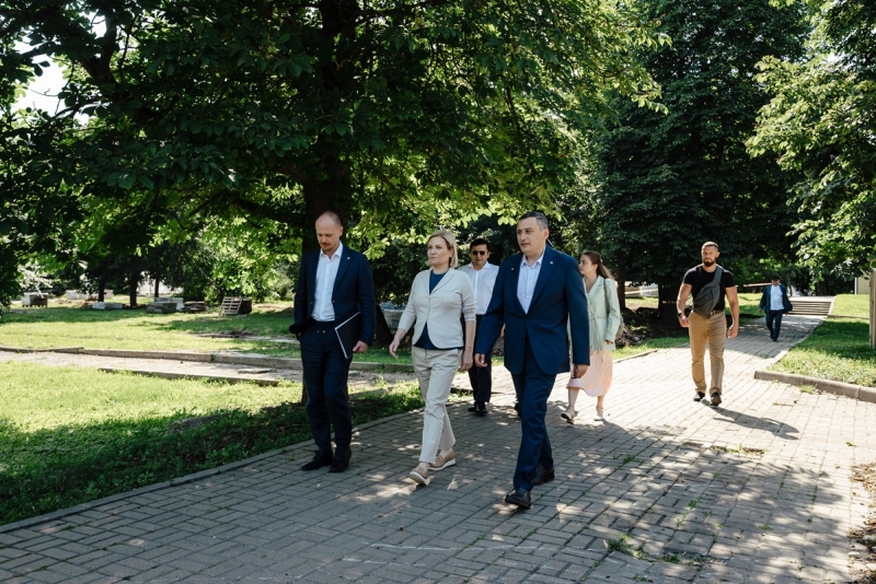 Ольга Любимова и Александр Хинштейн