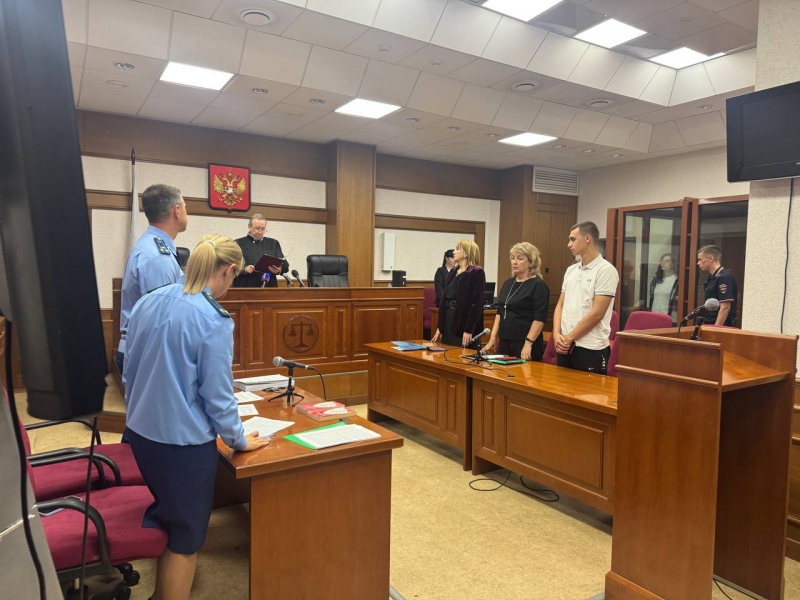 Вероника Наумова в аквариуме