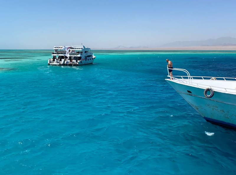 море