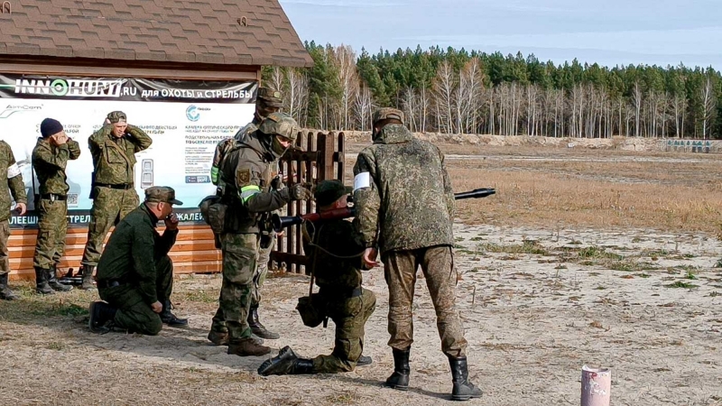 Военослужащие