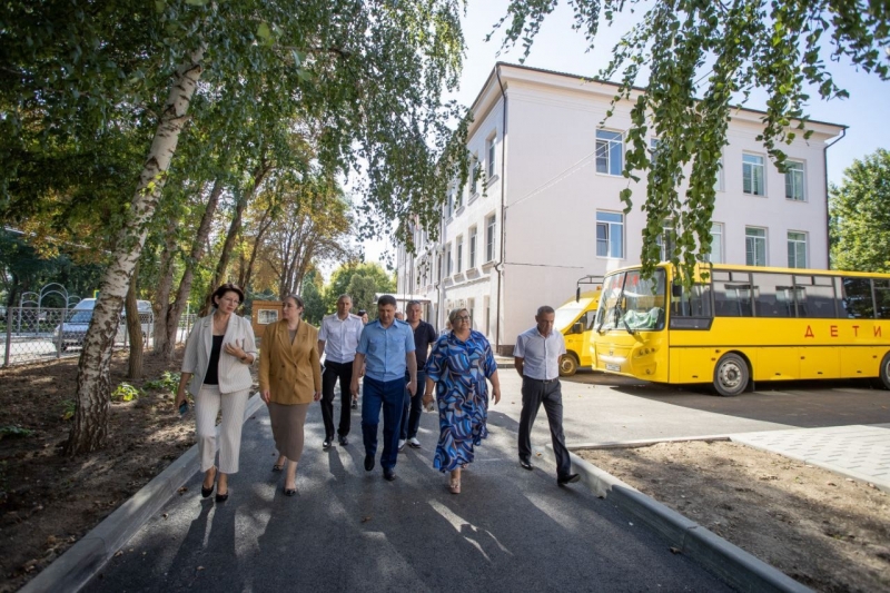 Балаева и анапский прокурор посетил школу интернат в Виноградном