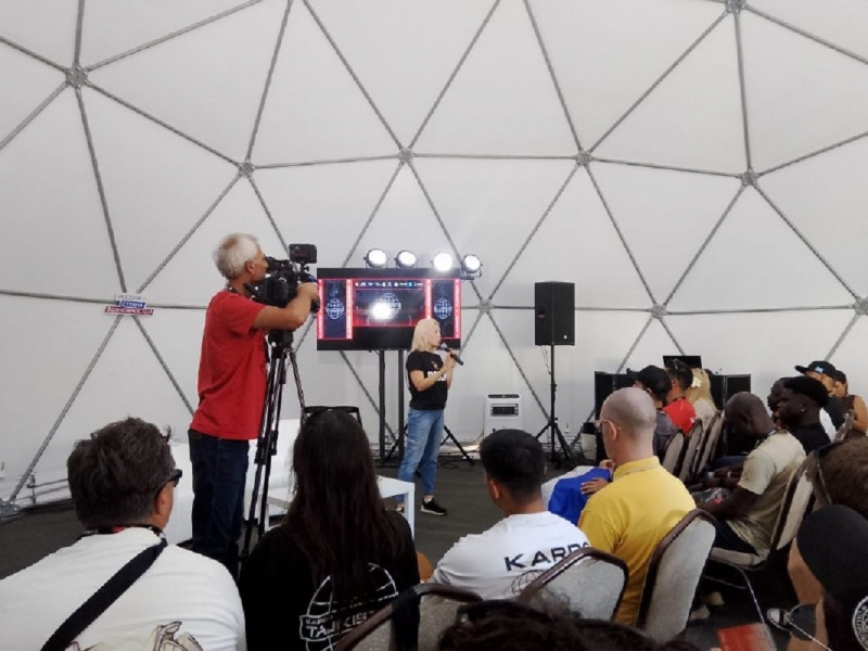 Депутат уточнила, что многие участники приехали в Россию вопреки