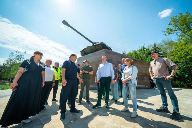 Руслан Кухарук и Денис Пушилин провели выездное совещание на Донбассе