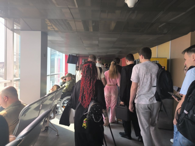 Аэропорт переполнен пассажирами