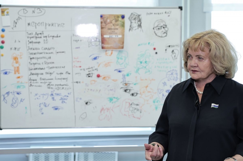 Людмила Бабушкина выехала в школу села Байны