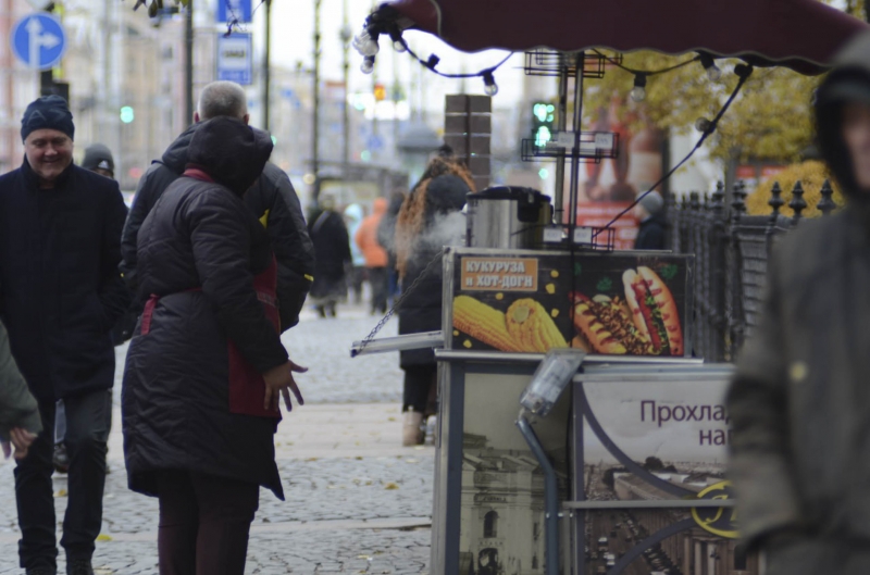 Мэрия обещает искоренить уличные лотки круглогодично, а не только в День города