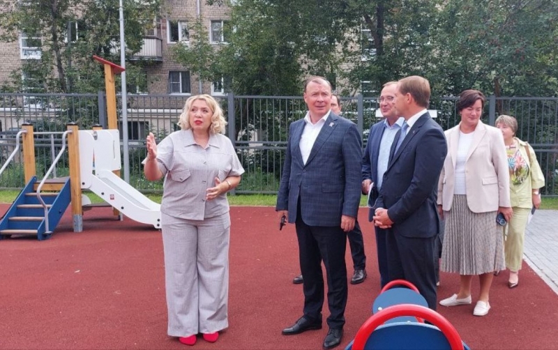 Новое здание осмотрел мэр Алексей Орлов