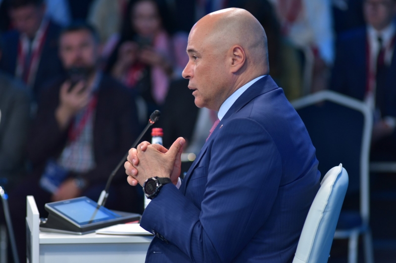 Игорь Артамонов