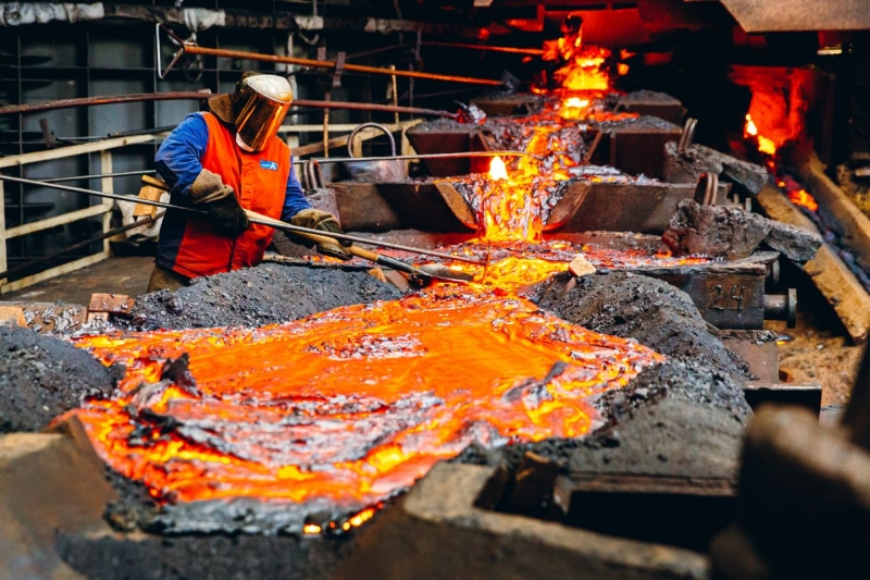 Сотрудникам промышленного гиганта вновь повышают зарплаты