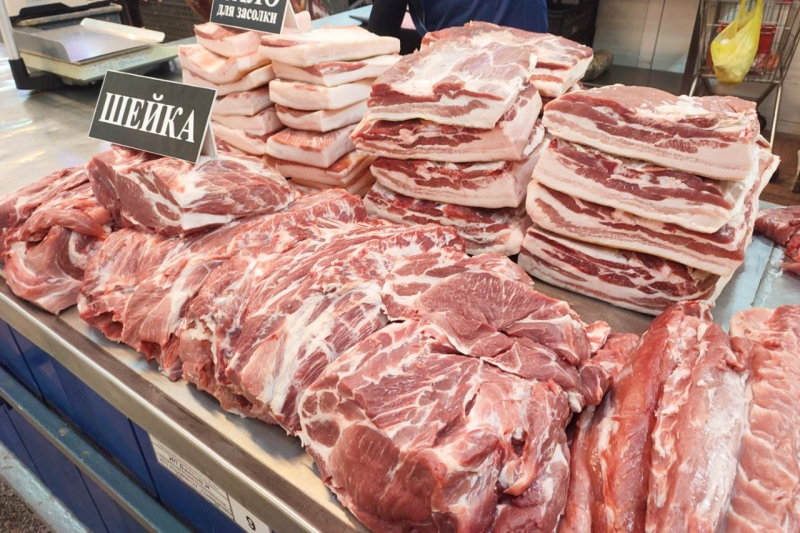 Мясо для шашлыка лучше приобретать на рынке или в крупном супермаркете