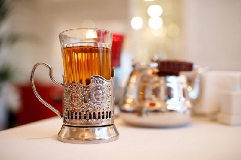 Граненый стакан в подстаканнике