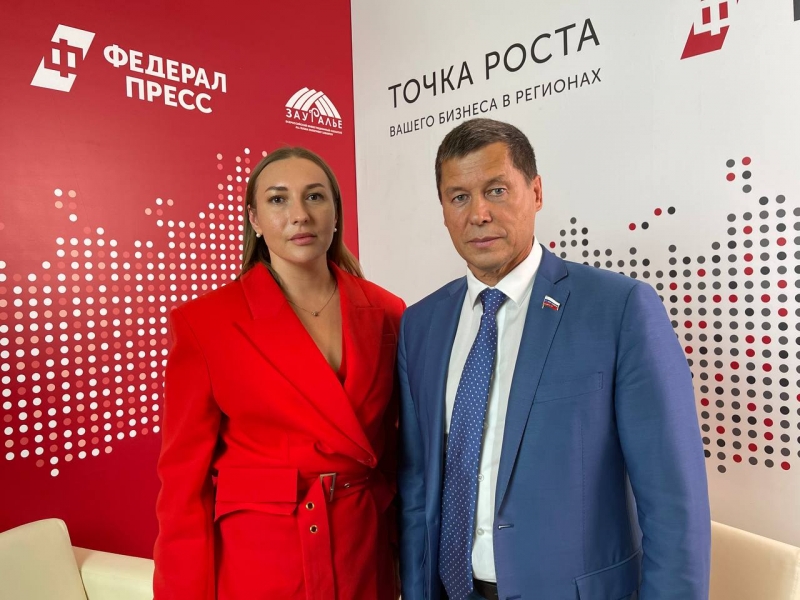 Плотникова и депутат Байгускаров