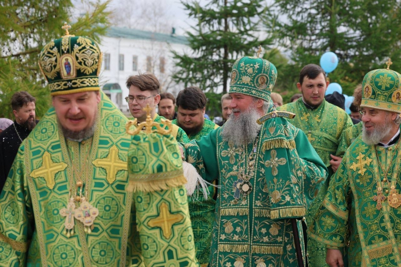 В главном храме Верхотурья собрались сотни православных
