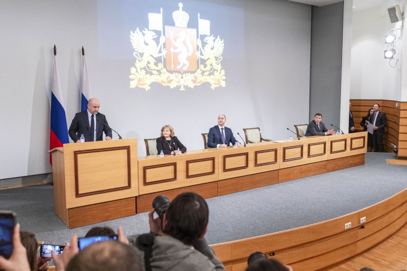 Денис Паслер и Людмила Бабушкина выехали в Минск в составе свердловской делегации, из 27 крупных компаний региона