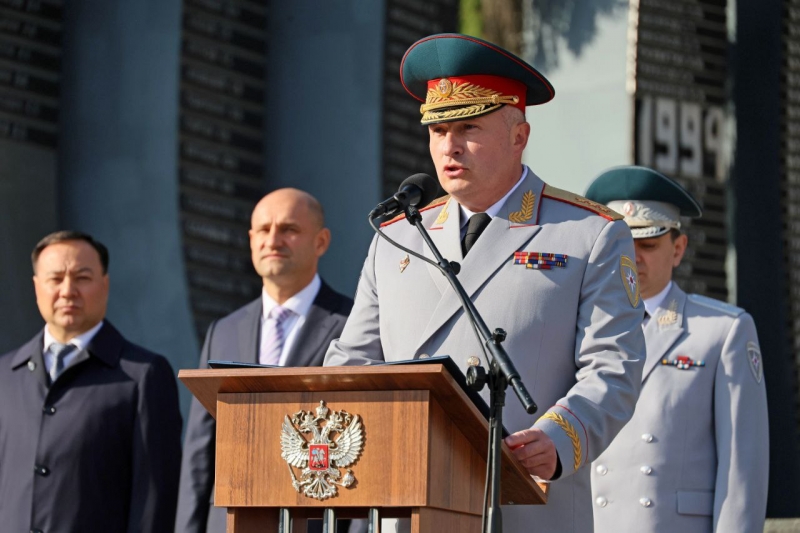 Глава МЧС напутствовал будущих пожарных